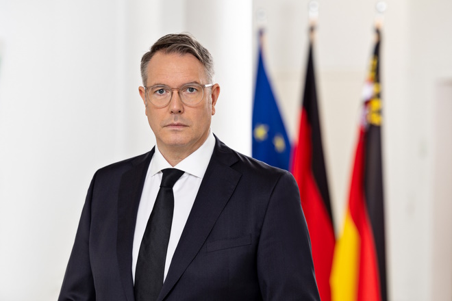 Alexander Schweitzer